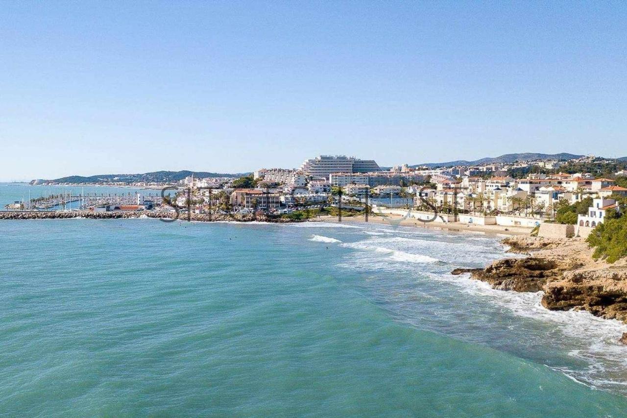 Alojate En Una Torre Sobre El Mar Leilighet Sitges Eksteriør bilde